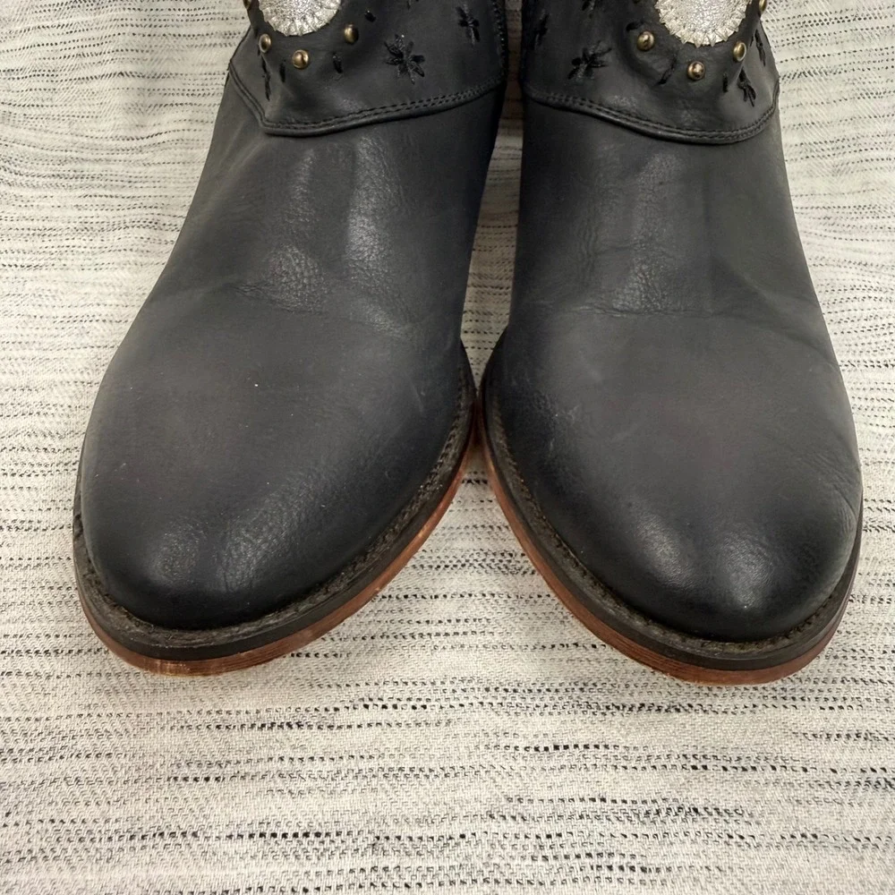 G. C. Shoes Austin Black Faux Leather Western Ankle Booties Sz 9 Cowgirl Studded